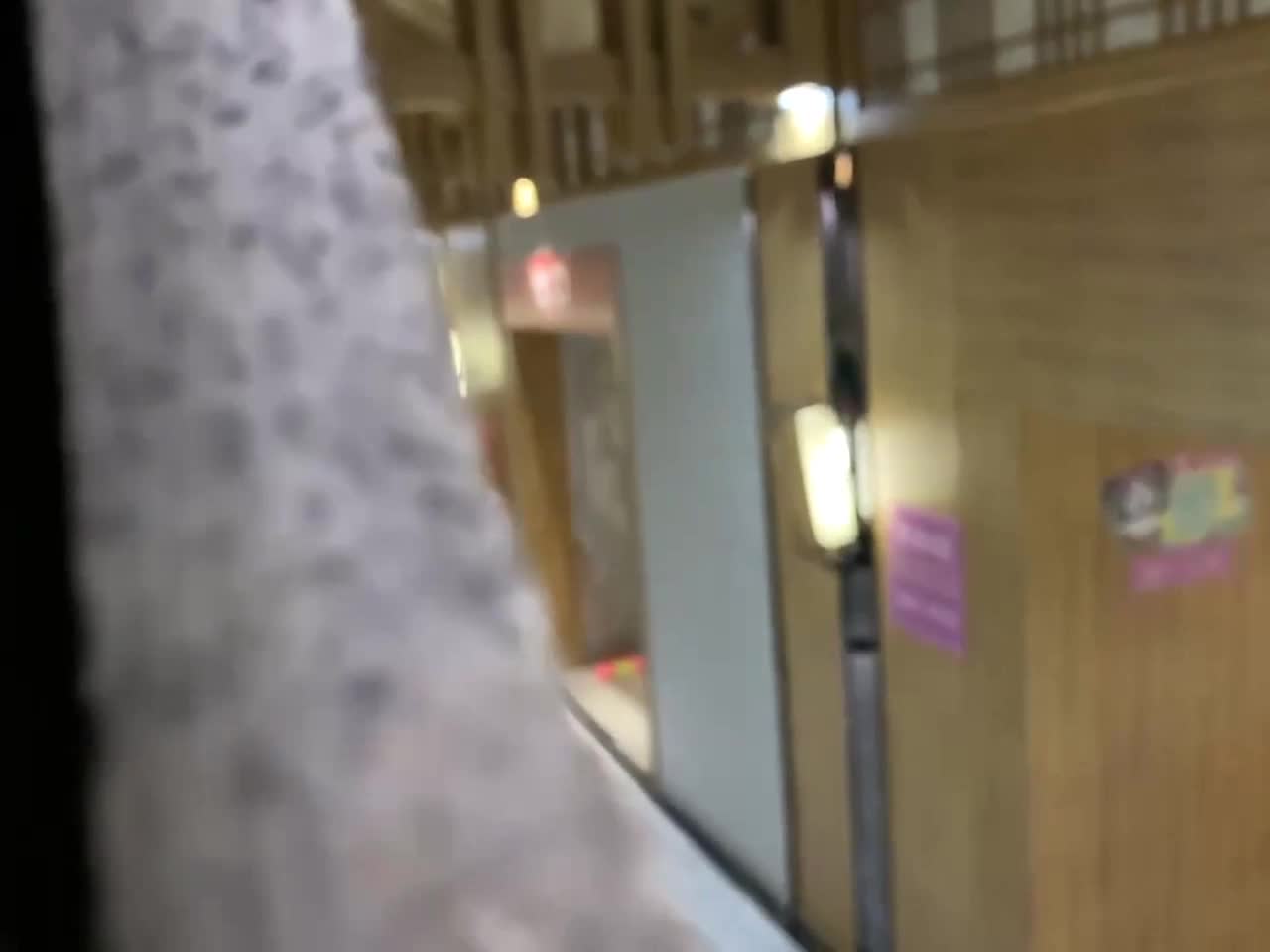 洗浴会所内部员工潜入通风管道偷拍❤️更衣室女浴客高挑长腿美女擦完屁股擦逼逼无水印原版
